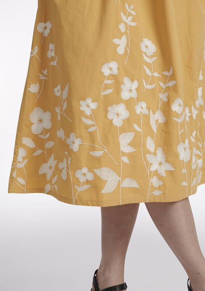 ROBE ROBINE BRODERIE JAUNE