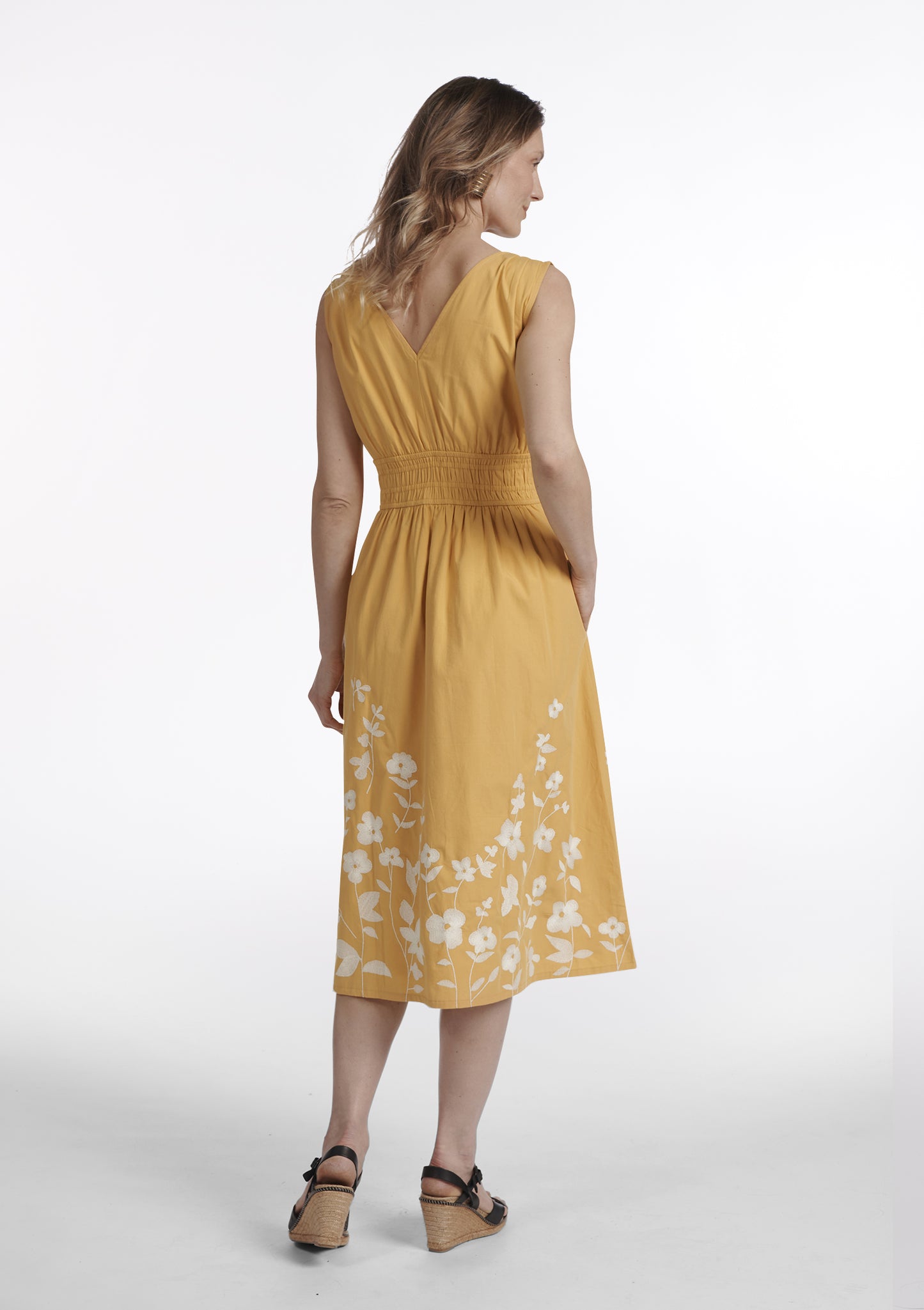 ROBE ROBINE BRODERIE JAUNE