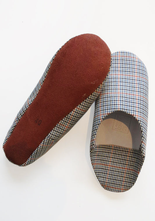 BABOUCHES EN CUIR IMPRIMÉ CARREAUX BLEU