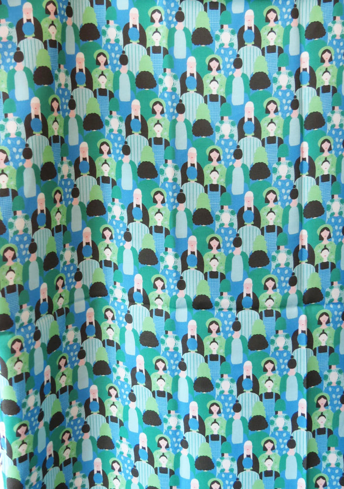 TISSU EN CREPE DE VISCOSE FLUIDE IMPRIME GRAPHIQUE FOULE BLEU