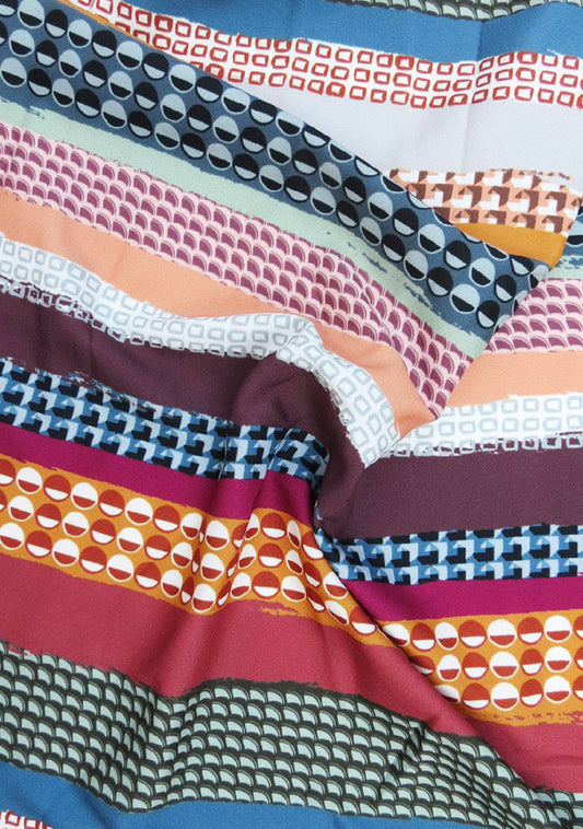 TISSU FLUIDE EN TWILL DE POLYESTER IMPRIMÉ RAYURES FANTAISIES MULTICOLORE BLEUES VINTAGE